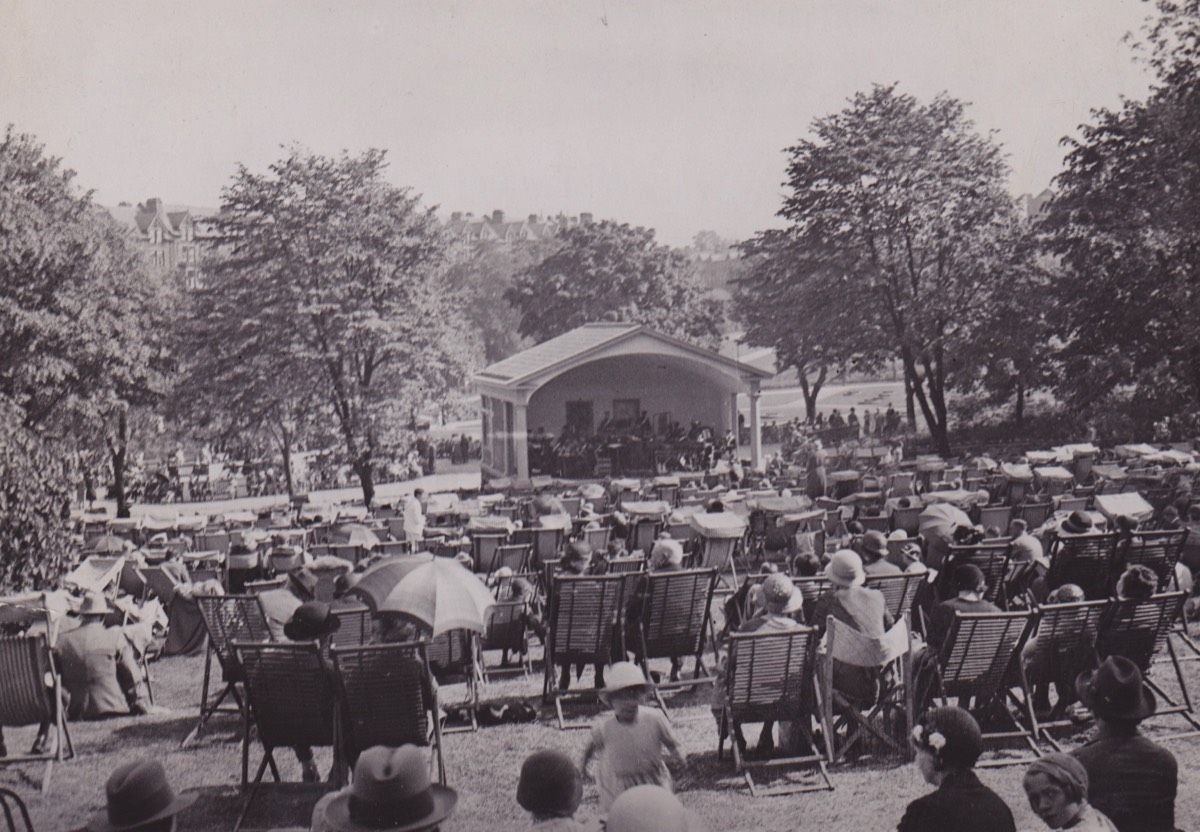 Bandstand and Concert c. 5 Jun 1933*